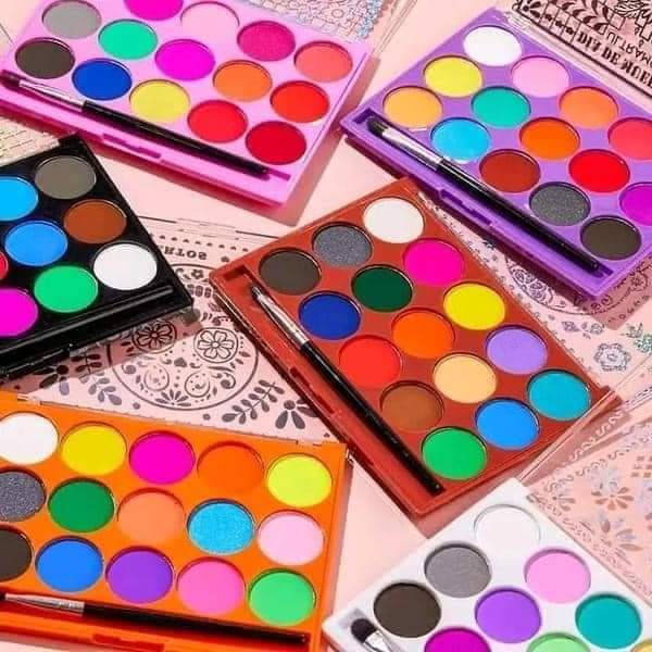 Paleta de Sombras que se Activan con Agua Edicion día de Muertos ULTRAMO