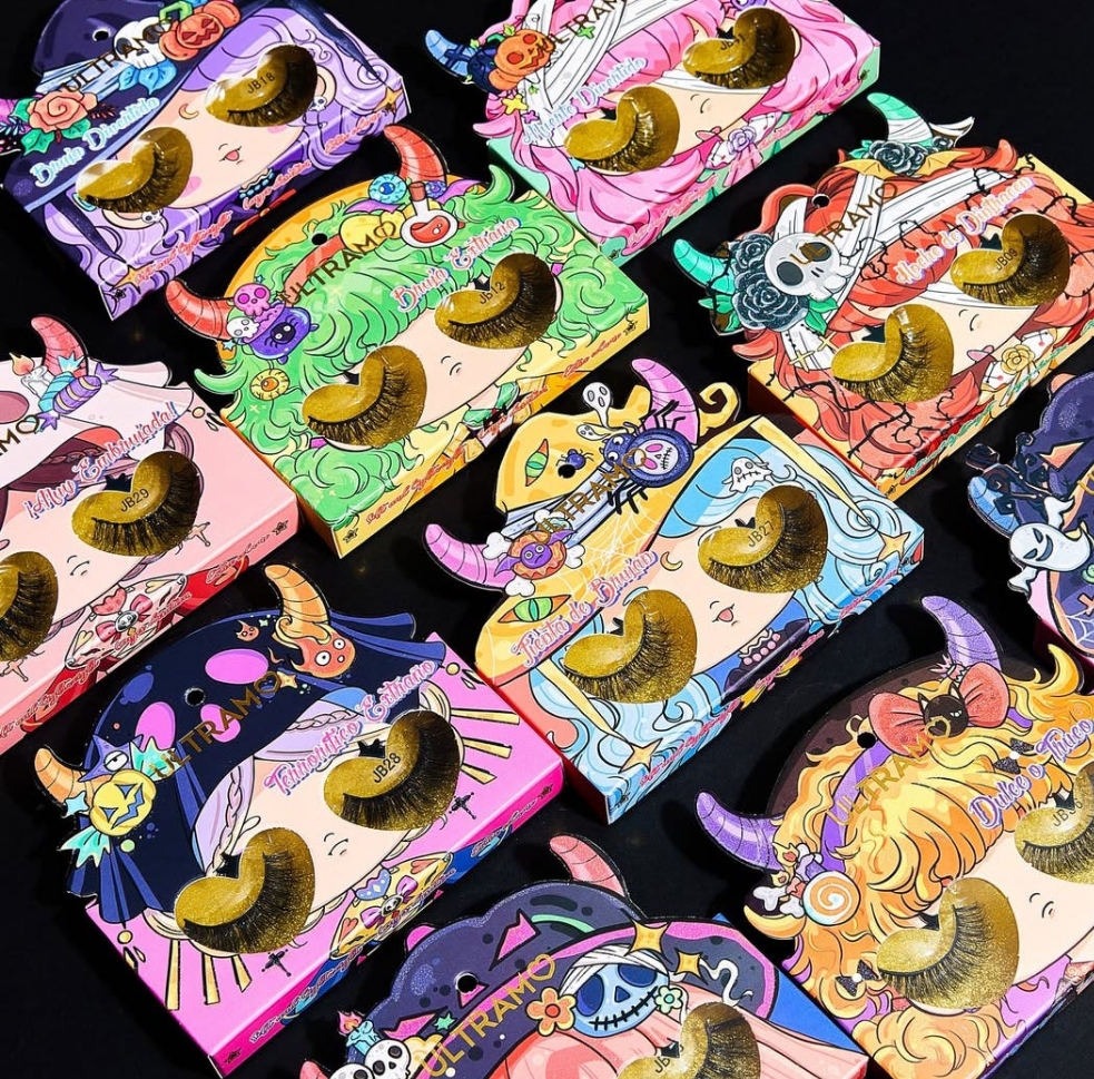 Caja con 10 pares de Pestañas brujitas ULTRAMO