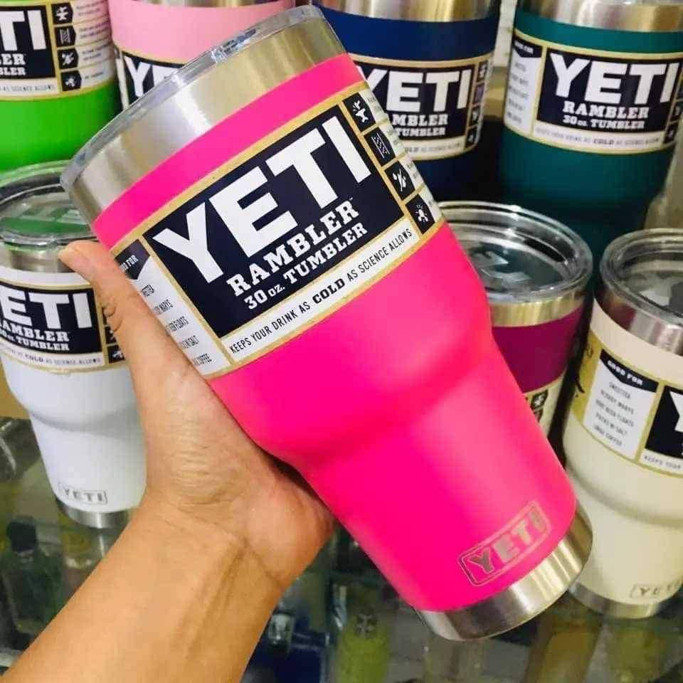 Termo Yeti 30 oZ (887ml) Variado incluye etiquetas originales