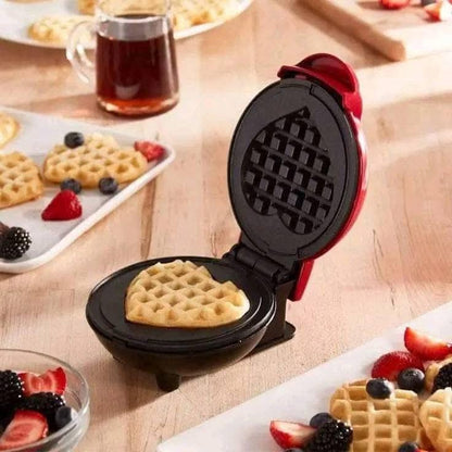 Mini Wafflera Eléctrica En Forma De Corazón Antiadherente Color Rojo