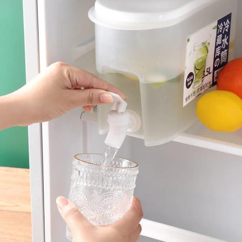 Dispensador de Agua para Refrigerador 2 Litros