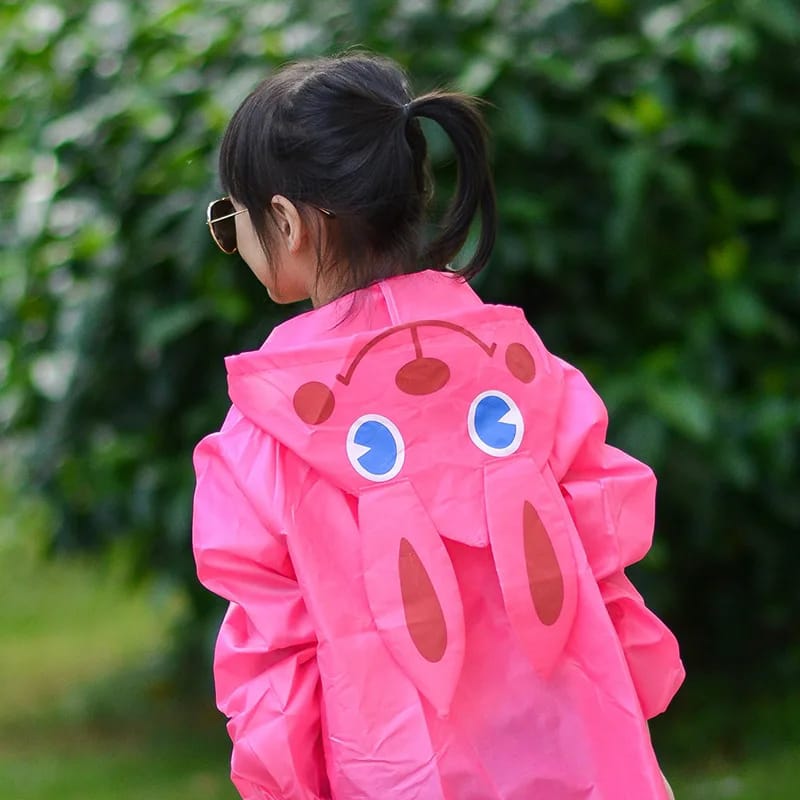 Impermeable infantil figuras kawaii variado